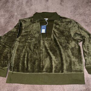 NWT womens Green soft 1/2 zip swatshirt